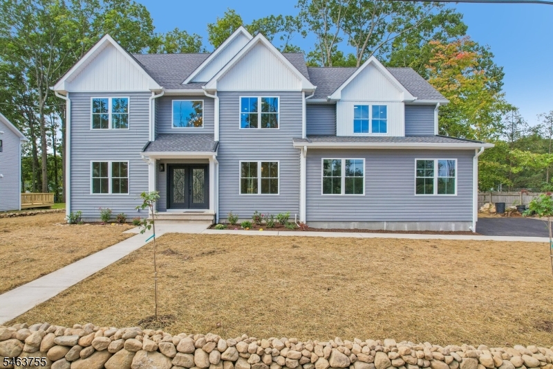 6 Chamberlain Ln