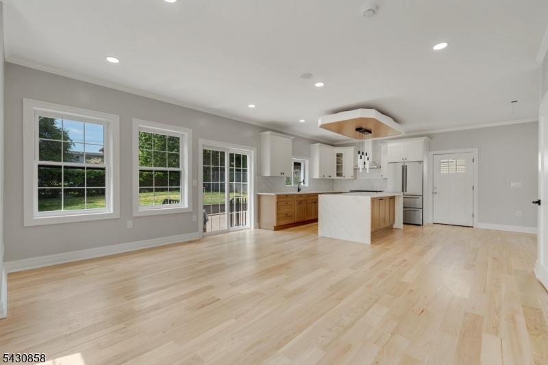 Dining & kitchen