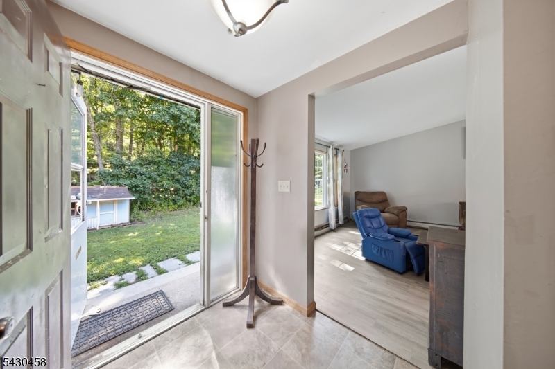 113 Deckertown Tpke