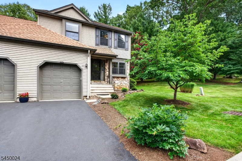 51 Manor Dr