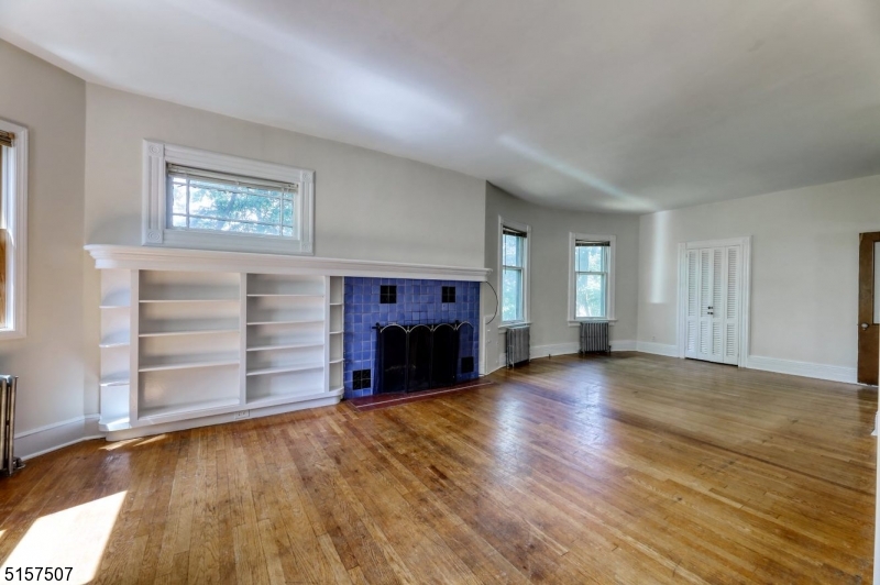 37 Livingston Ave