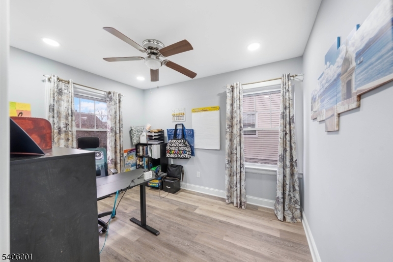 bedroom/ office