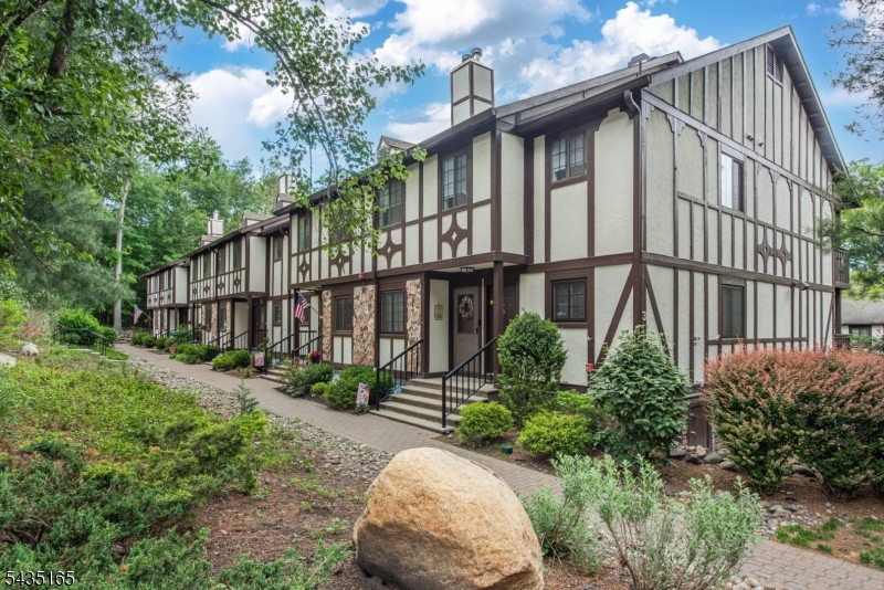 309 Mark Twain Way, Mahwah Twp., NJ 07430 Listing Photo  0