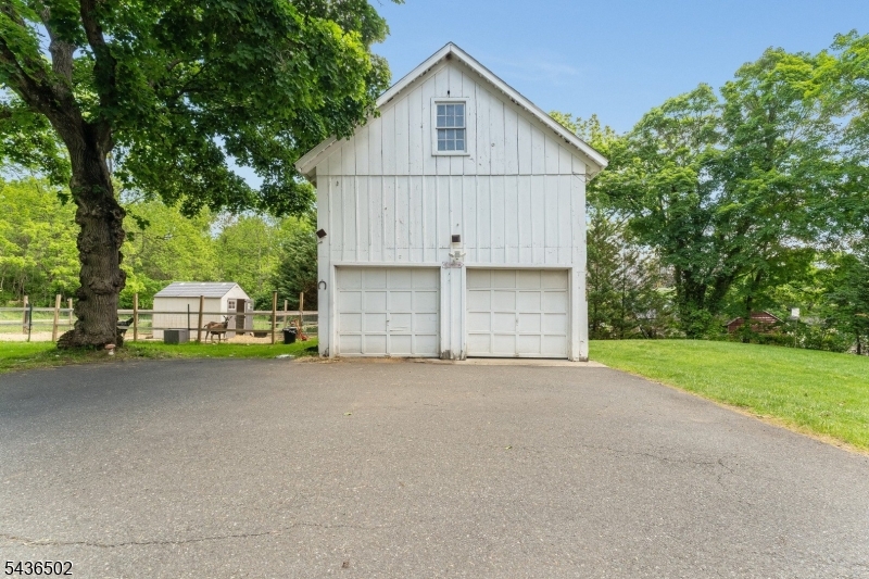 BARN