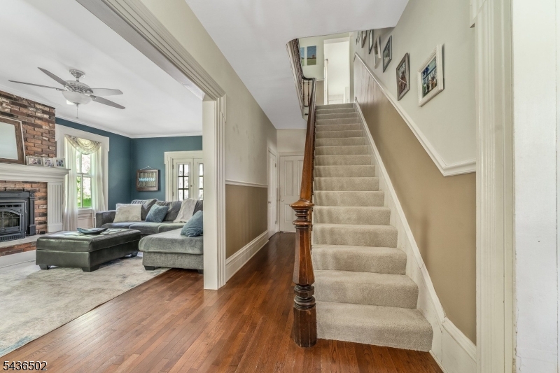 2ND FLOOR STAIRCASE
