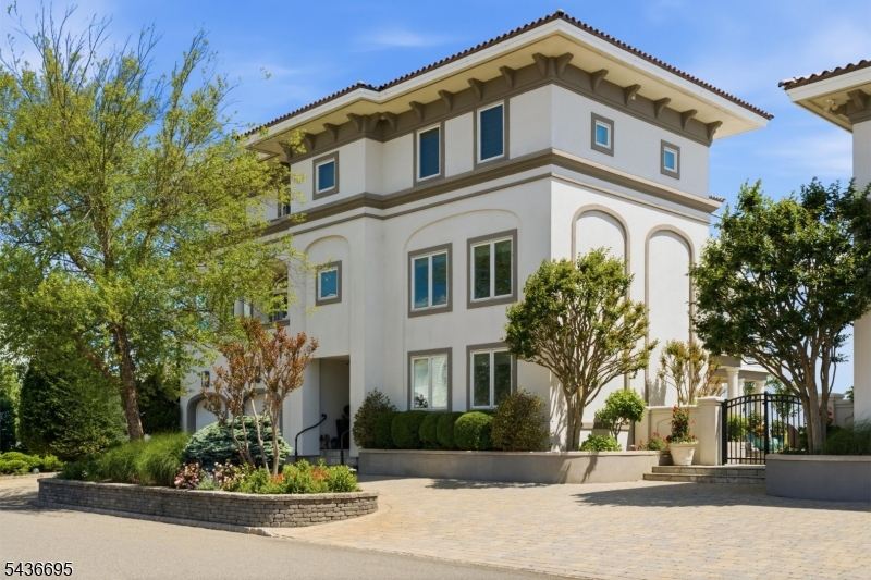 3331 Long Point Drive