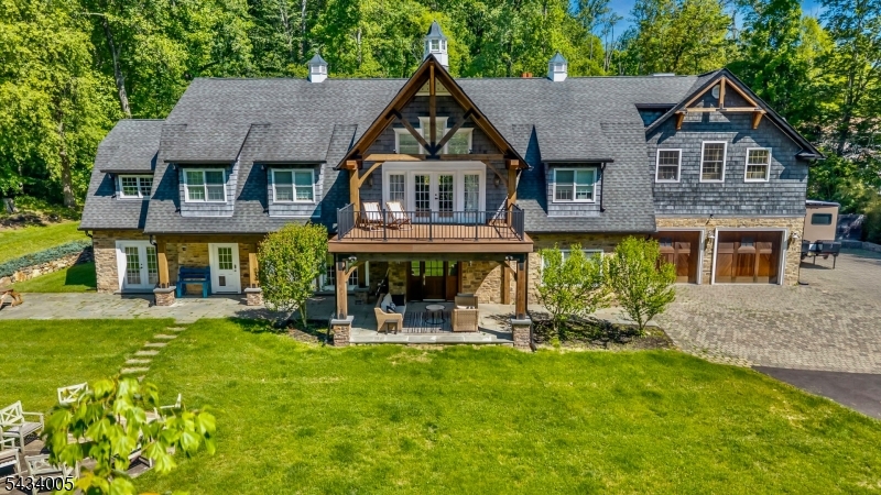3 Laurel Ln