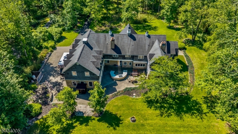 3 Laurel Ln
