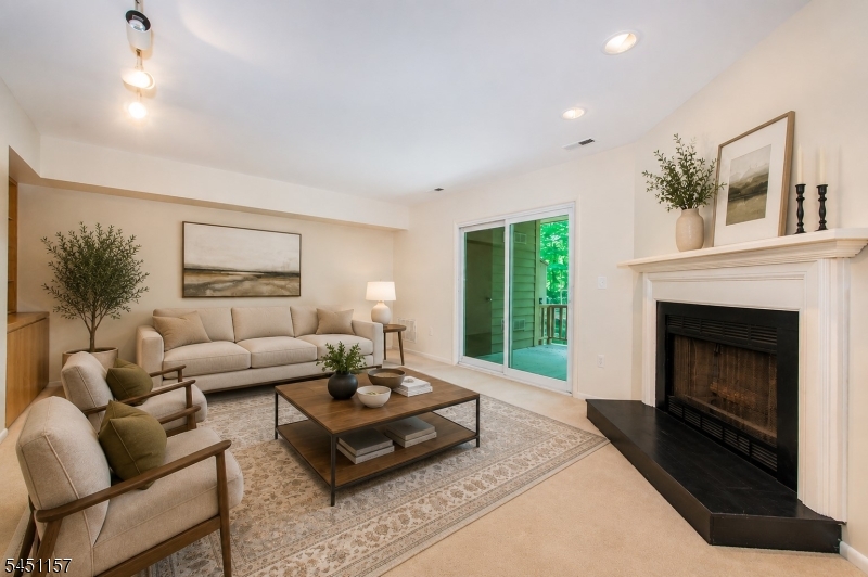 195 Hidden Hollow Ct