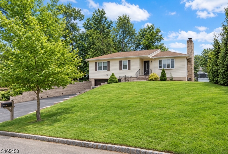 1 Longfellow Ln