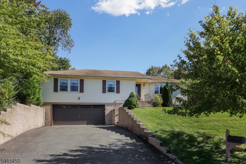 1 Longfellow Ln