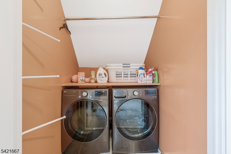 LAUNDRY ROOM, 2nd FLOOR