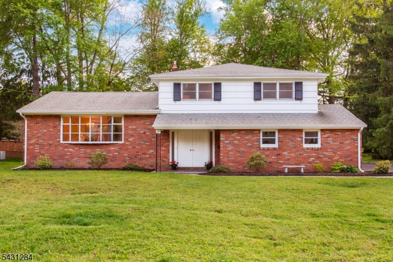 25 Robbins Ave, Berkeley Heights Twp., NJ 07922 Listing Photo  0