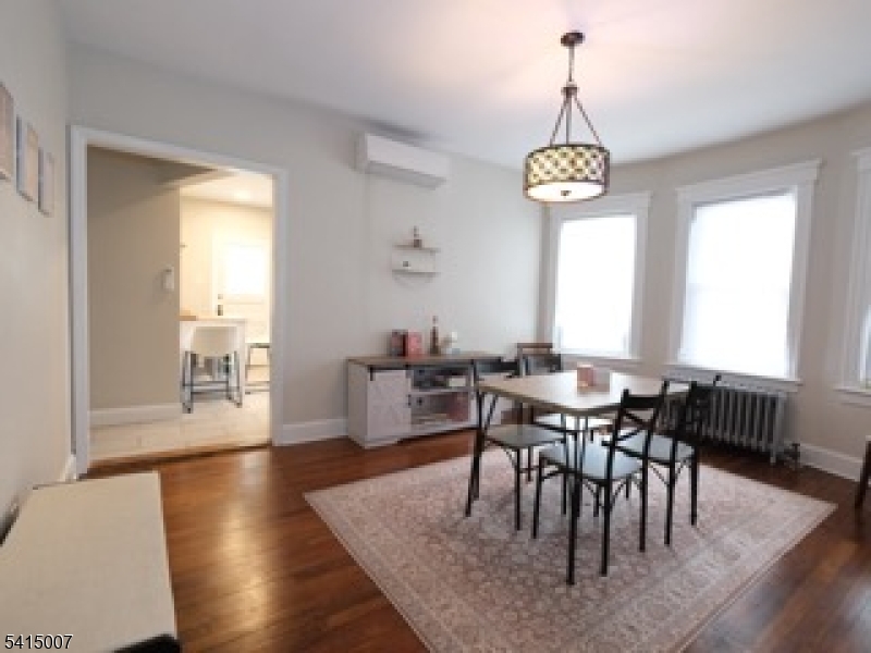 Dining room to kitchen