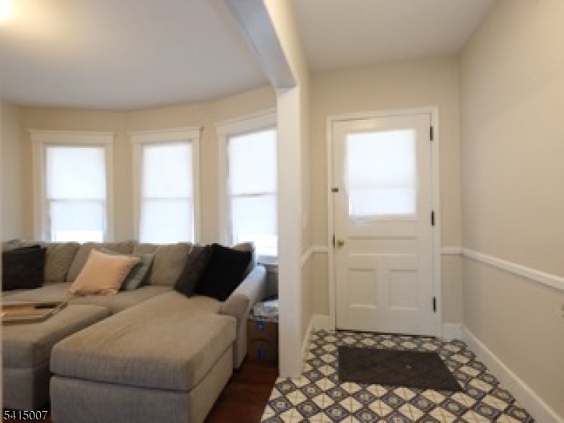 foyer/living room