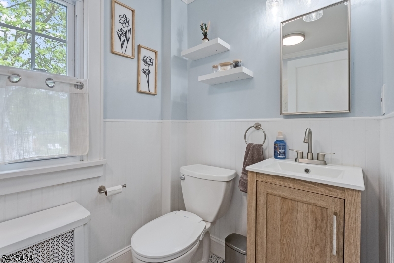 Bathroom, full