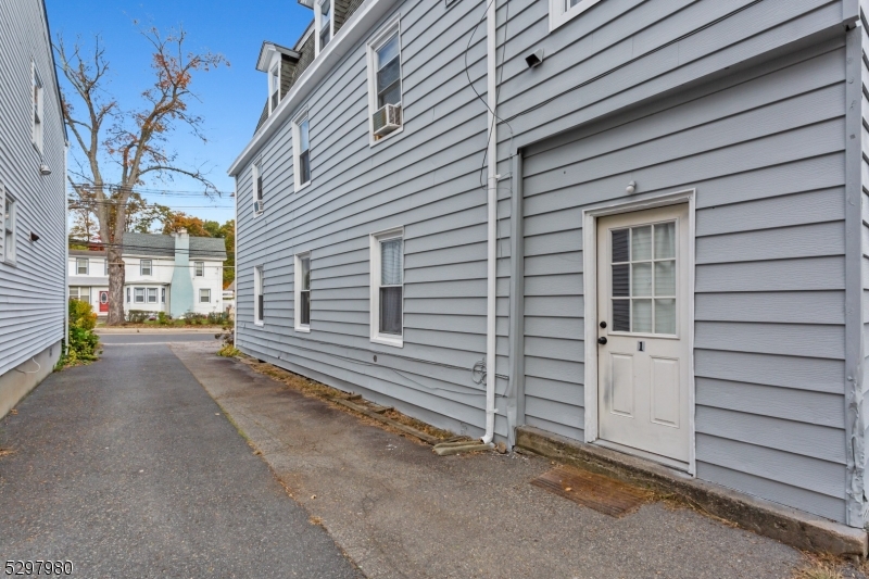 Side Entrace