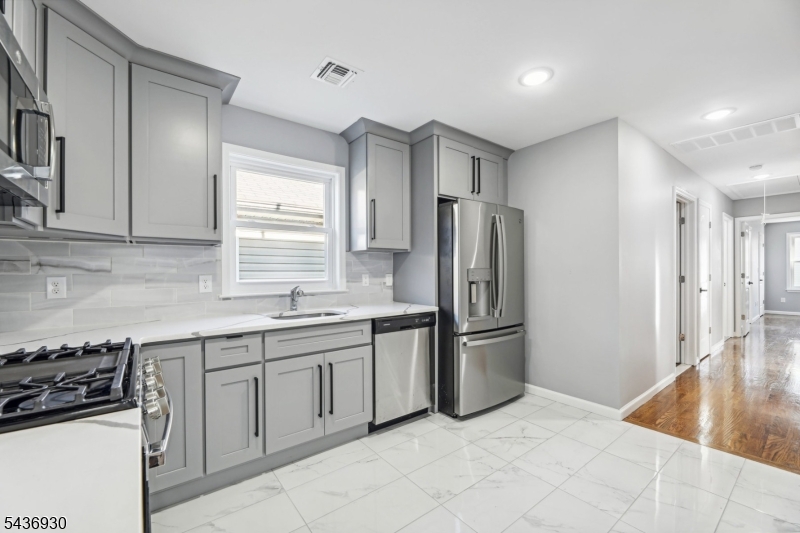 Living/dining/Kitchen