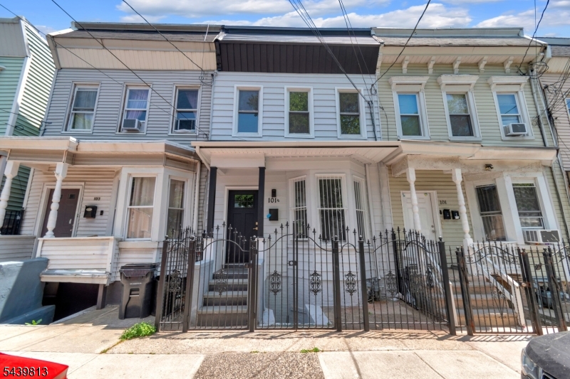 101 Garside St