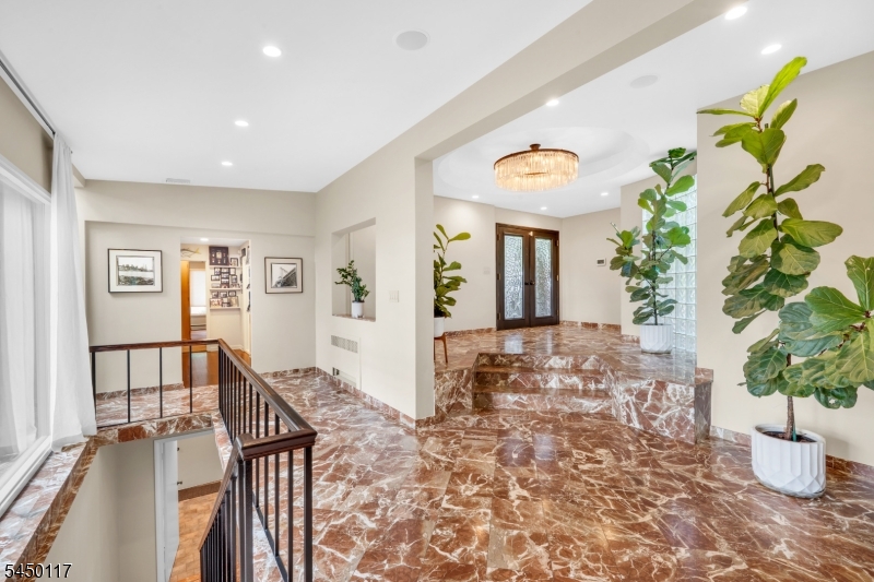 1 Driftway St