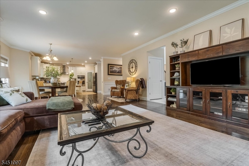 6 Jared Pl