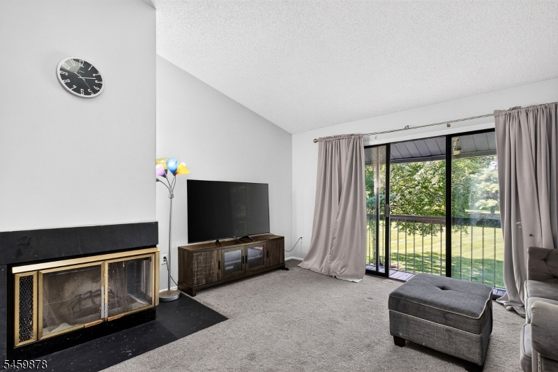 32 Crabapple Ln