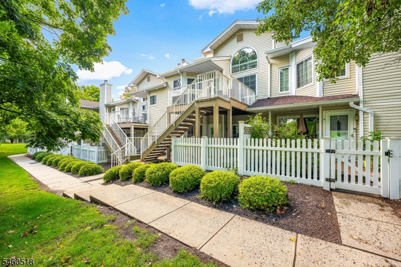 5 Evans Court