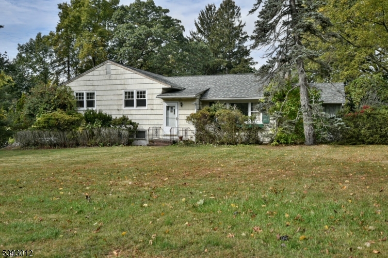 25 Orchard Dr, Upper Saddle River Boro, NJ 07458 Listing Photo  0