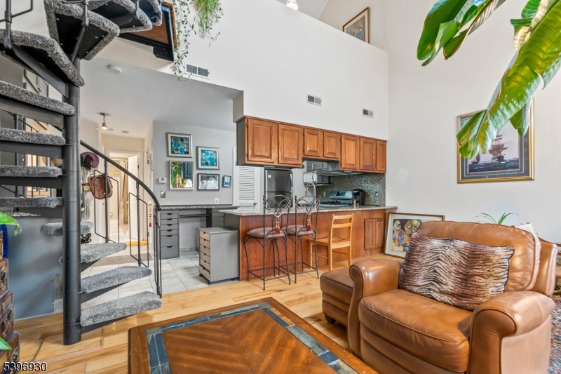 Spiral to Second Bedroom/Bonus