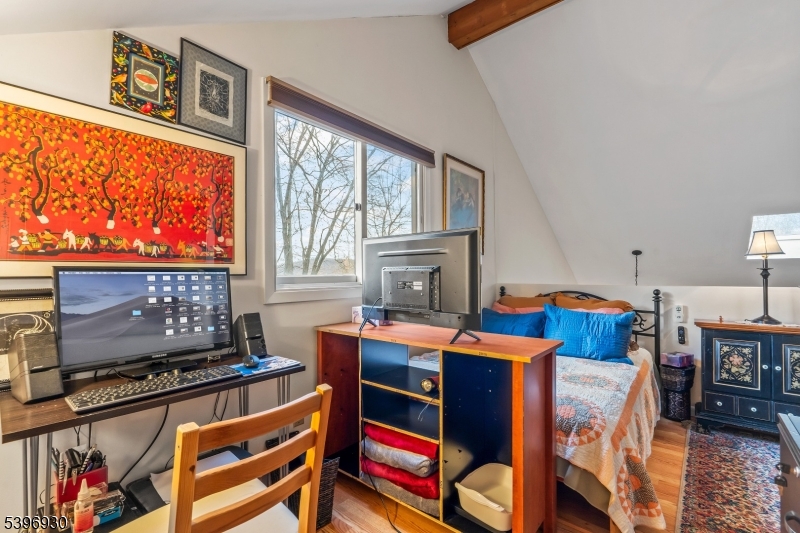 Loft Bedroom & Bonus Area