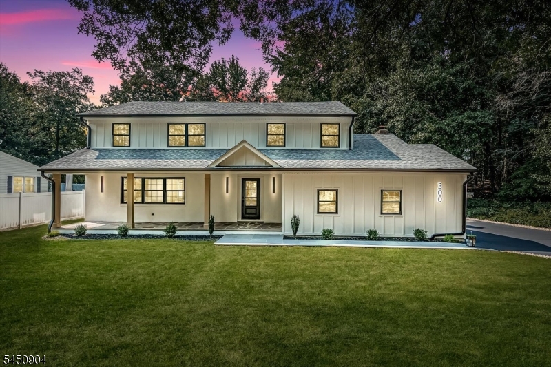 300 E Chestnut Ave