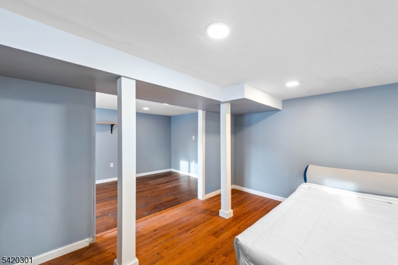 Master toward sitting area