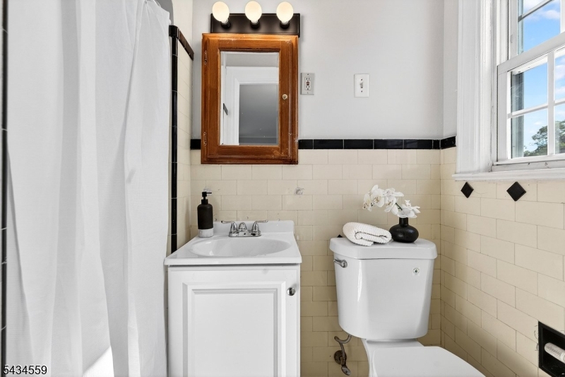 Private Primary En-Suite