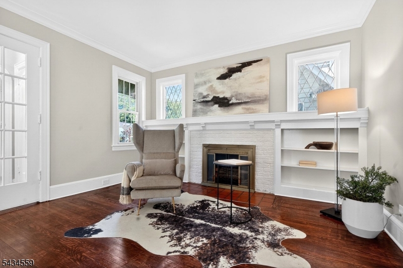 Cozy Living Room w/ Fireplace