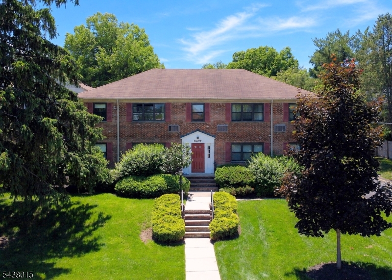 9 West Ct 2B