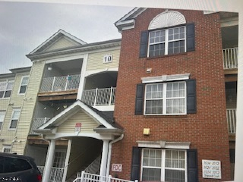 1031 Dogwood Ct