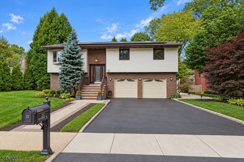 33 Canterbury Dr