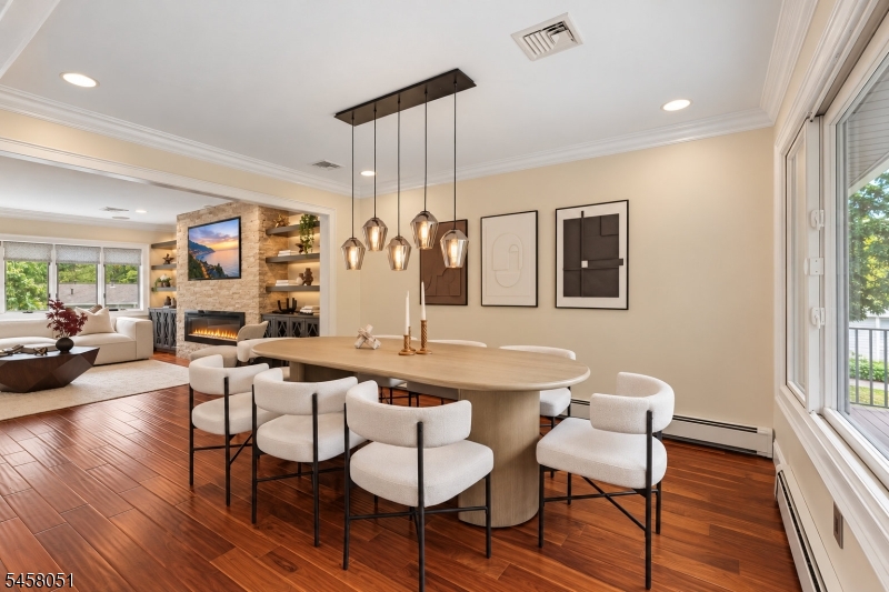 33 Canterbury Dr
