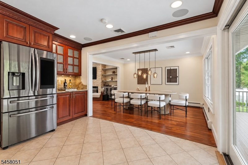 33 Canterbury Dr