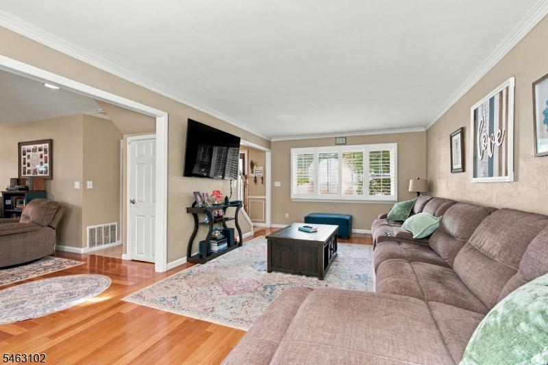 42 Circle Dr