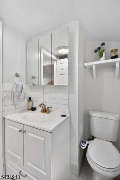 second fl bathroom
