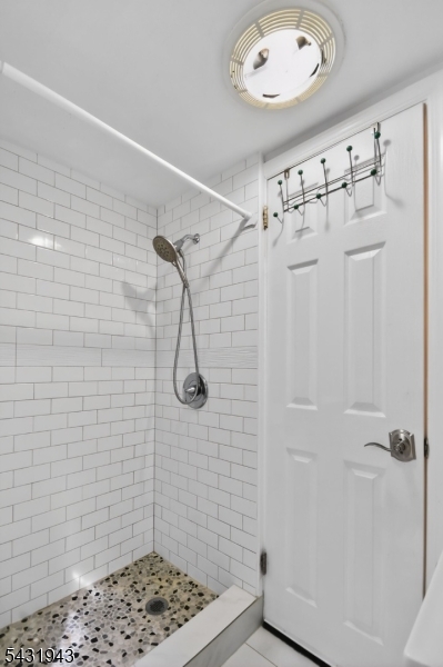 2nd floor bathroom
