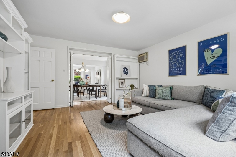 Custo Built-Ins