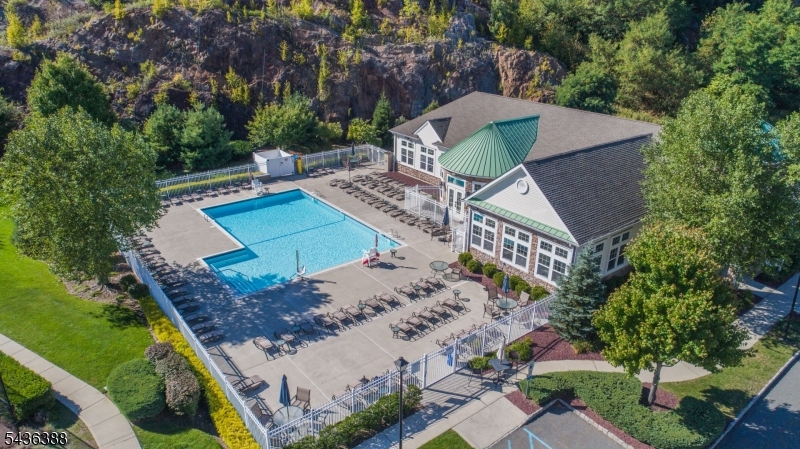 Clubhouse - Pool