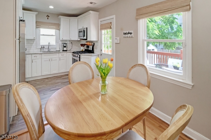 Eat in Kitchen