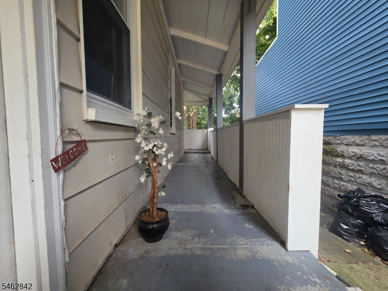 82 Palm St