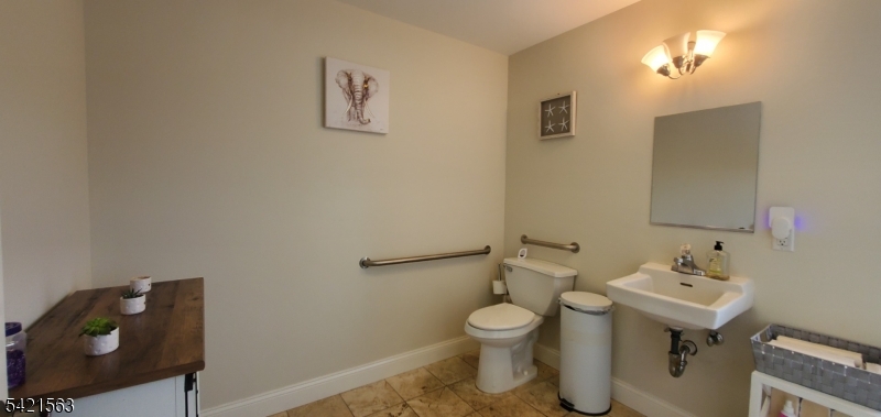 1st floor commercial  bathr