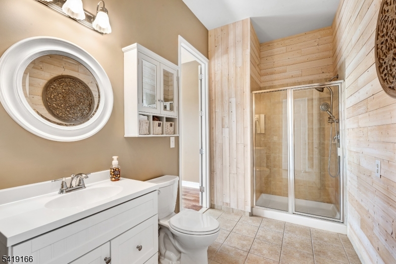 FULL MAIN BATH
