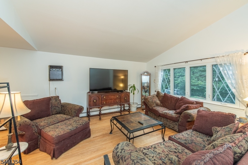 568 Stanley Pl