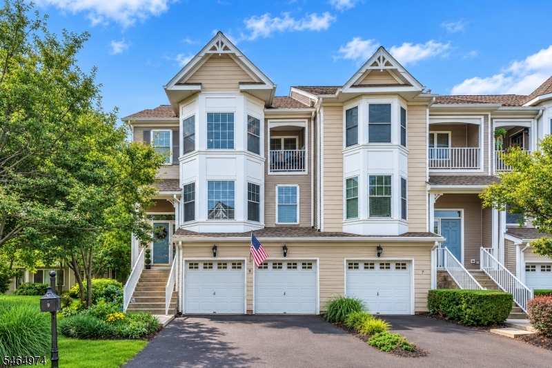 9 S Shore Dr